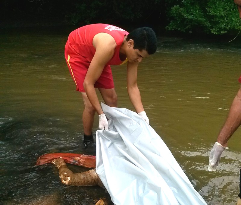 Corpo do homem foi encontrado boiando no rio Tijuco na manhã de ontem (25) por volta de 10h