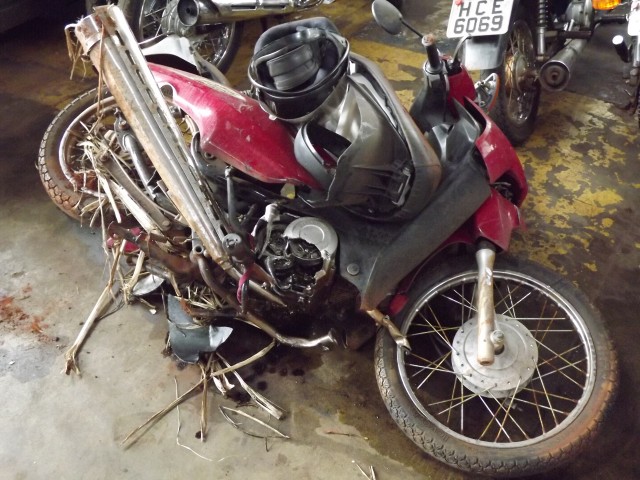 Honda Biz havia sido furtada em Dezembro de 2013 e foi destruída por uma colheitadeira de cana