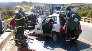 O trânsito ficou parcialmente fechado na rodovia por aproximadamente cinco horas