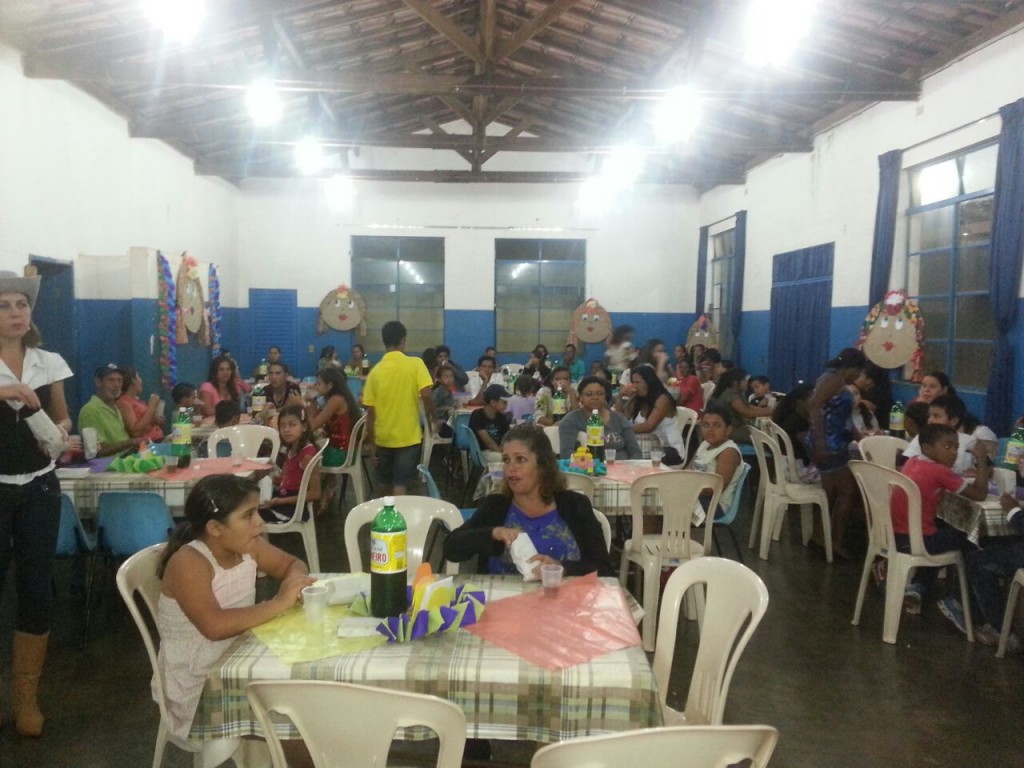 Jovens e familiares confraternizaram durante o evento