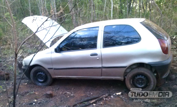 Polícia Militar recupera veículo furtado e prende suspeitos do crime em Capinópolis