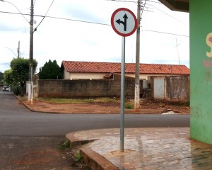 Placas na avenida 103 com a rua 104 / Centro / Foto: Paulo Braga