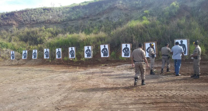 Treinamento de tiro aconteceu na manhã desta sexta-feira (30) em um local reservado à 2km da cidade