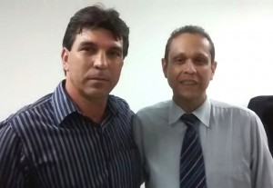 (Esq) Cleidimar Zanotto e o juiz Mauro Baldini