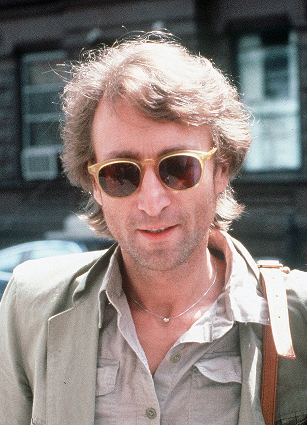 John Lennon chega ao estúdio The Hit Factory, em Nova York (EUA)
