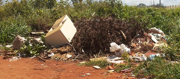 Estrada que liga a cidade às Chácaras Neguta