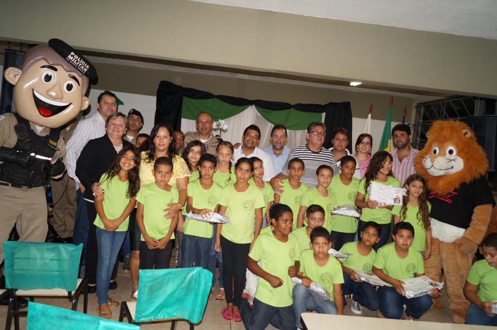 Crianças participam de formatura do PROERD em Capinópolis