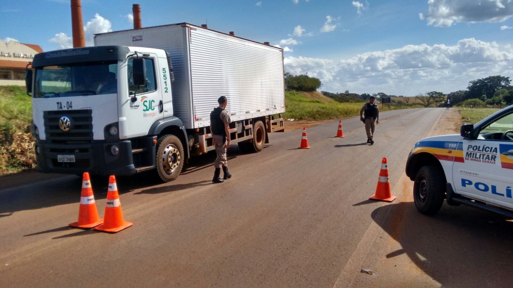 PM abordou motoristas na MGC-154 na manhã desta sexta-feira (17) de Julho