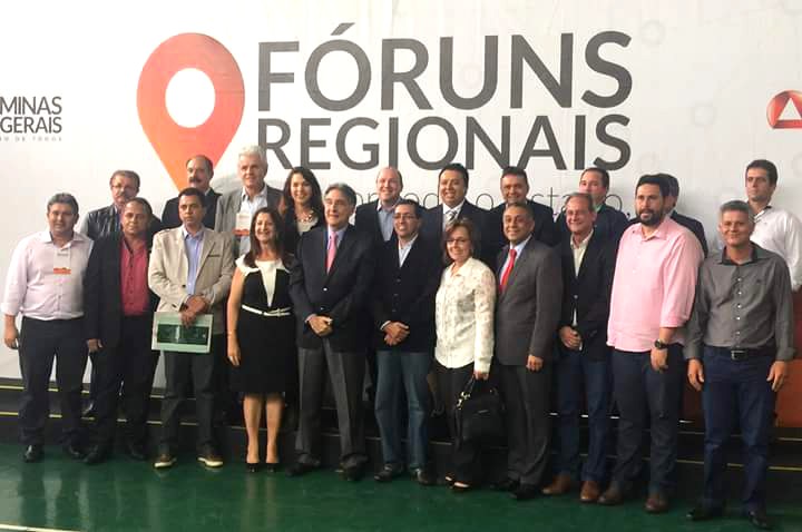 Dinair Isaac presente no Fórum Regional em Uberlândia