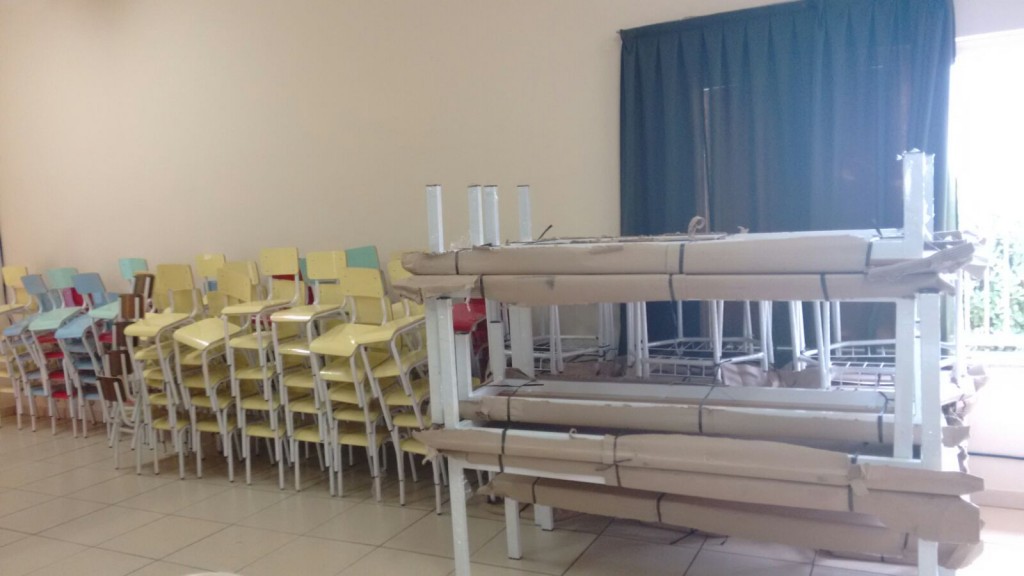 Chegada do mobiliário da Creche motiva equipe da educação em Capinópolis