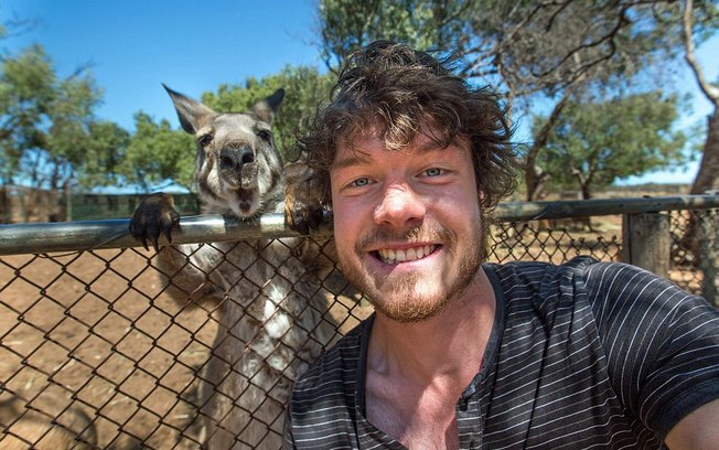 Ele é mestre em tirar selfies com animais. Conheça o “Dr. Dolittle da vida real”