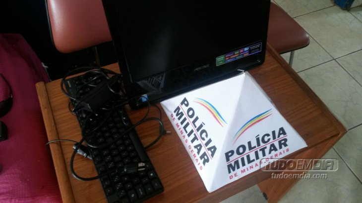 Computador levado pelos menores foi recuperado / Foto: Polícia Militar