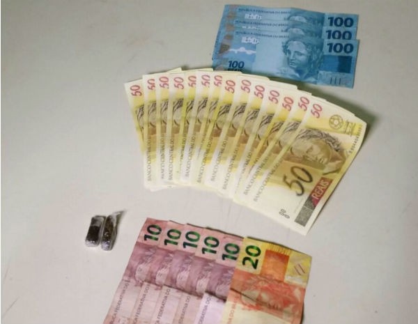 PM apreende R$ 1 mil em notas falsas com dupla em Uberlândia