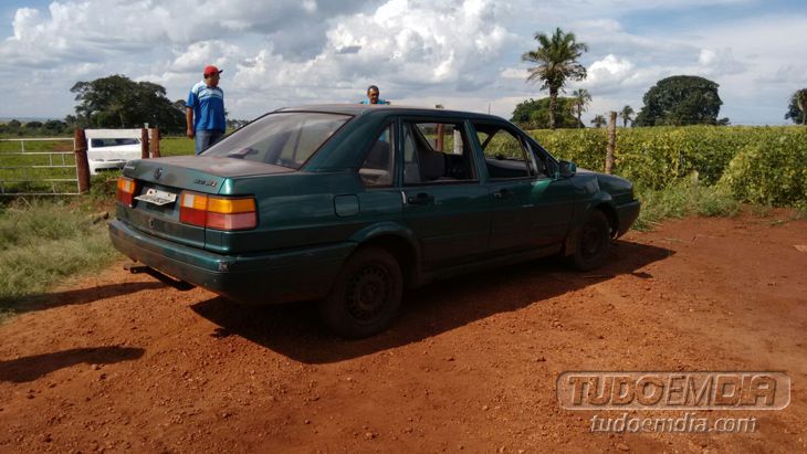 Carro utilizado durante fuga de assaltantes em Ipiaçu, é encontrado