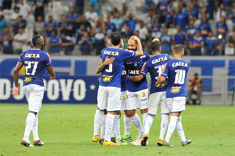 Cruzeiro mostrou poder de criação nesta terça-feira e goleou o Uberlândia por 3 a 0 no Mineirão