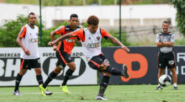 Júnior Urso ganhou vaga de Leandro Donizete e será titular no clássico contra o Cruzeiro
