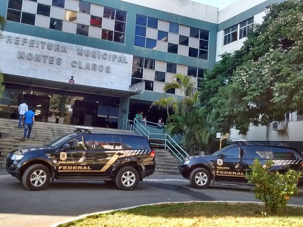 PF cumpre mandado de busca e apreensão na prefeitura (Foto: Délio Pinheiro/ Inter TV)