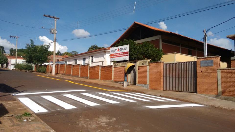 Entrada das escolas do Município de Capinópolis ganham sinalização de trânsito