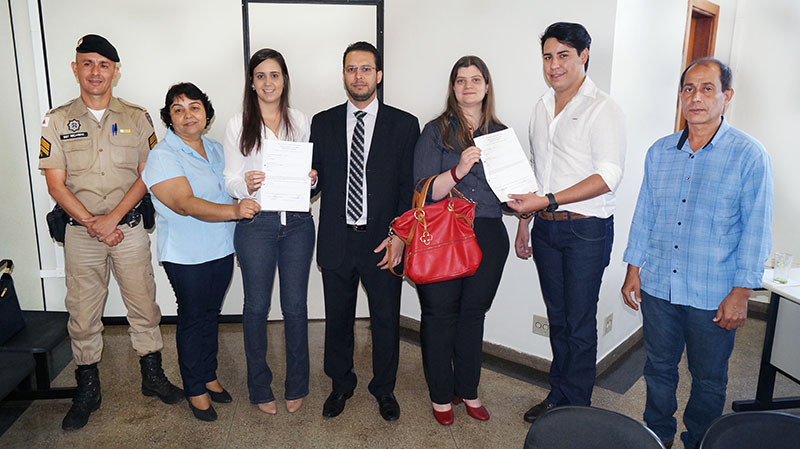 (esq) Sargento Ricardo, Maria Lenice, Iana Balduíno, Dr. Thales Cazonatto, Dra. Maria Carolina, José Tonaco e Sérgio Marcos