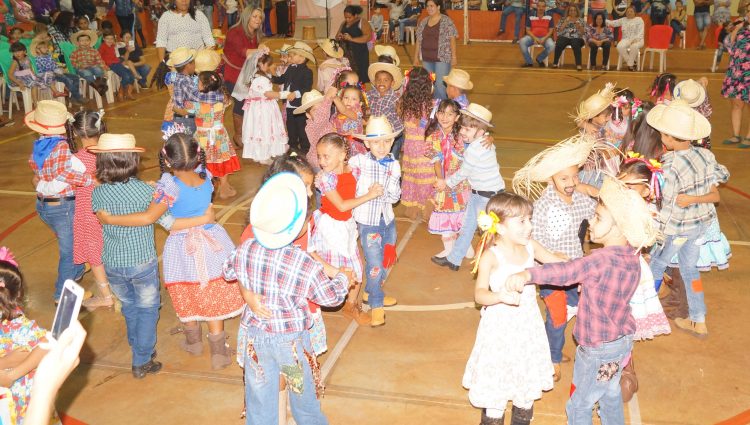  Festa Junina na Escola Branca de Neve em Capinópolis