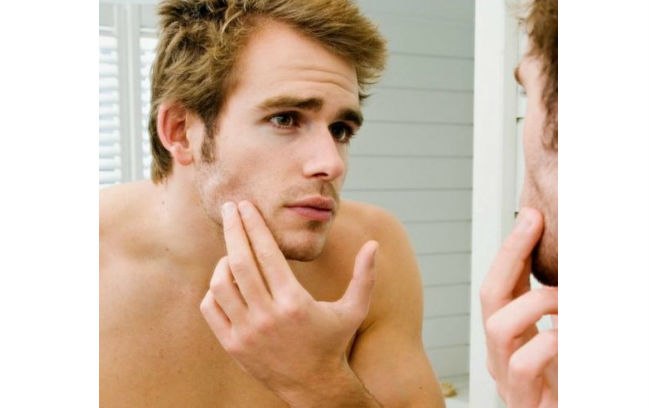 Sociedade Brasileira de Dermatologia alerta sobre cuidados que os homens devem ter com o rosto e com a barba