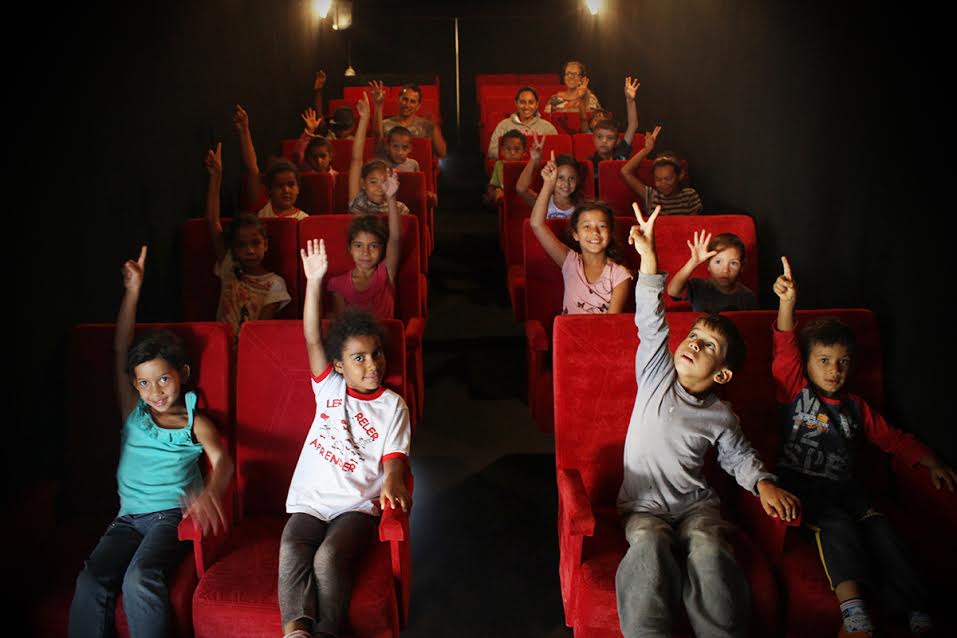 Uberlândia tem cinema gratuito pelo Projeto ‘Cinemóvel Carrefour’