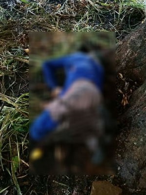 Vítima foi encontrada debaixo de árvore com queimaduras (Foto: Polícia Militar/Divulgação)