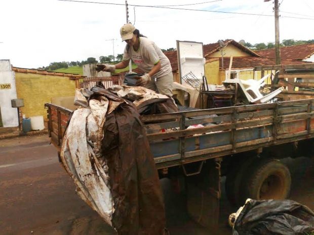 Mutirão de limpeza já recolheu 8 caminhões de entulhos