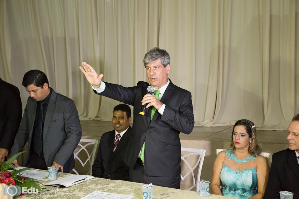 Wender Luciano toma posse como prefeito de Gurinhatã