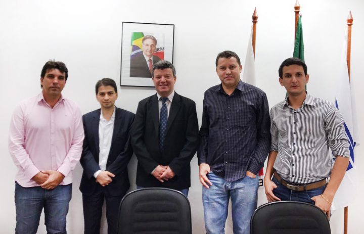  Legislativo e Executivo cobram melhorias da Copasa para abastecimento de água em Capinópolis