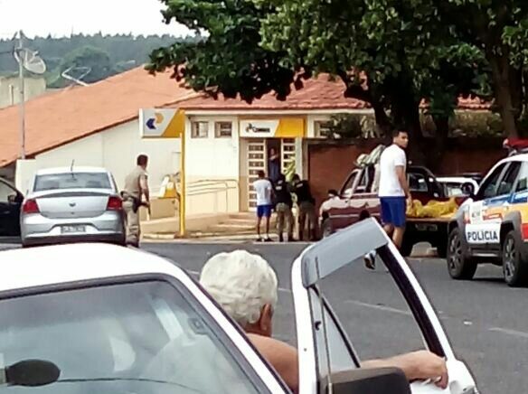  Criminosos assaltam agência dos Correios em Monte Alegre de Minas;  R$170 mil já foram recuperados