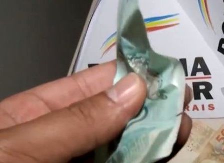 Jovem é preso com notas de R$ 100 falsificadas em Uberlândia