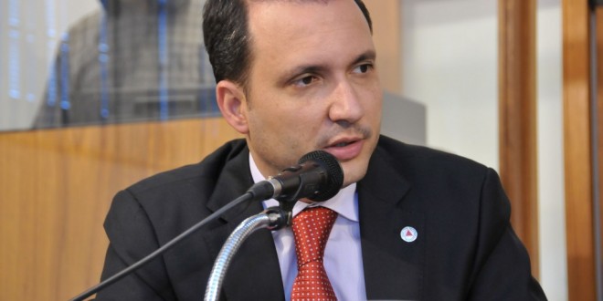 Deputado Arnaldo Silva questiona atuação do Gaeco de Uberlândia