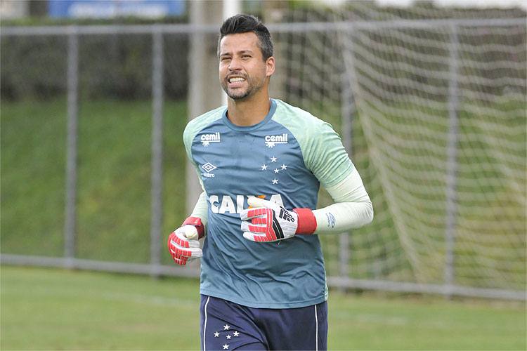 Há dois meses sem sofrer gol, Fábio pode ser trunfo do Cruzeiro na luta por título estadual
