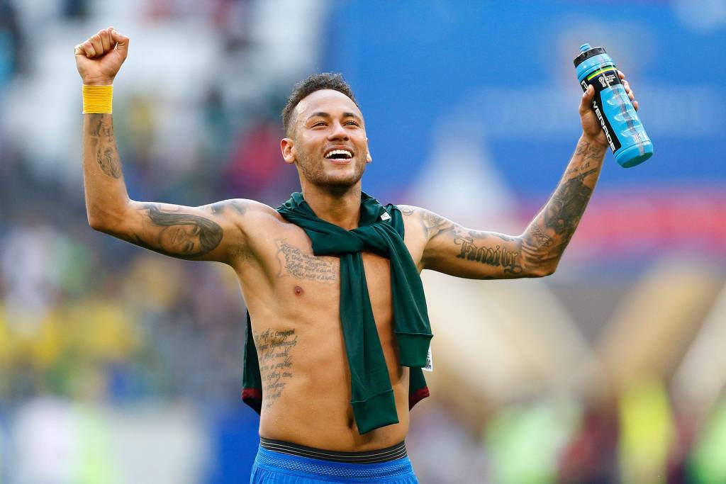 Neymar diz que mexicanos falaram demais e foram para casa