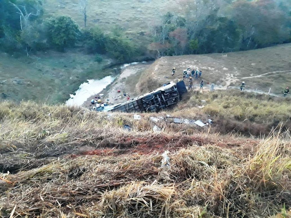 Tragédia com ônibus na BR próximo à Serra do Salitre deixa mortos e feridos