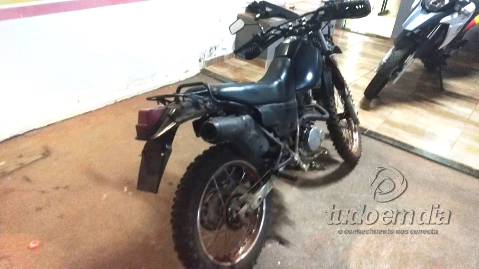 Moto furtada em Prata (MG) é recuperada pela PM em Capinópolis