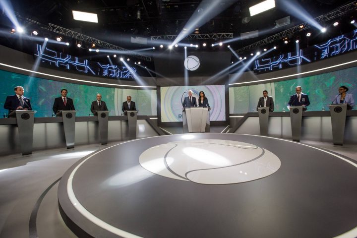 Em debate na Record TV, candidatos atacam Jair Bolsonaro