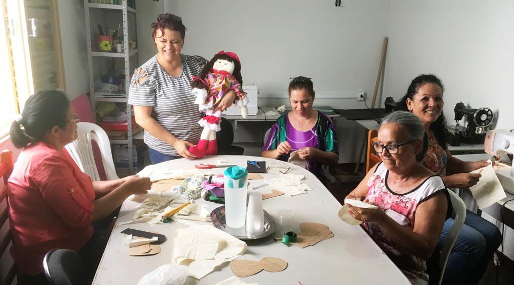 CRAS dá início à produção de bonecas artesanais em Capinópolis; Ouça