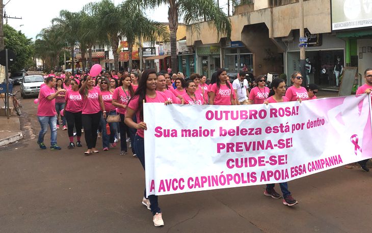  Caminhada encerrou atividades do ‘Outubro Rosa’ em Capinópolis