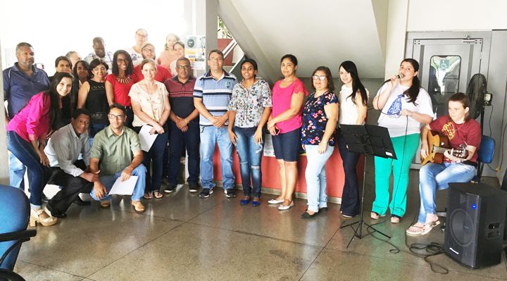 Escola de Música homenageia servidores municipais em Capinópolis