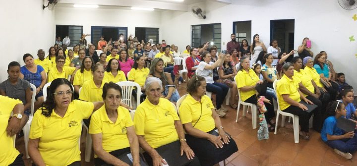 Grande público participou da noite ecumênica na escola de música