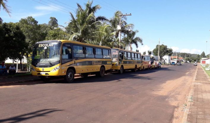 Ônibus escolares do Município de Gurinhatã (Foto: Ascom)