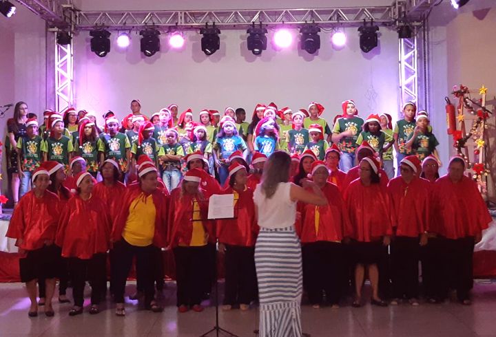 Cantata do ‘Desenvolvimento Social’ levou emoção na abertura das festividades natalinas