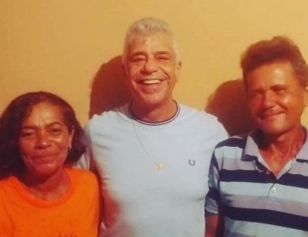 Lulu Santos passa natal na casa dos sogros em Prata, Minas Gerais