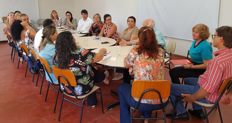 Reunião ocorreu nas instalações de uma faculdade particular em Ituiutaba