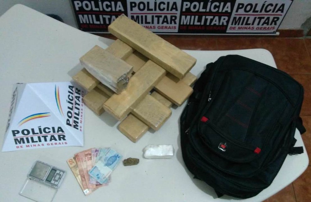 Materiais estavam na mochila dos suspeitos — Foto: Polícia Militar Rodoviária/Divulgação