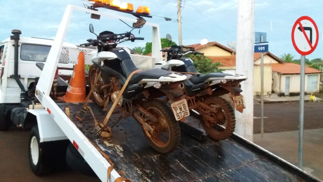 Motos clonadas foram apreendidas em Capinópolis (Foto: PMMG/Divulgação)