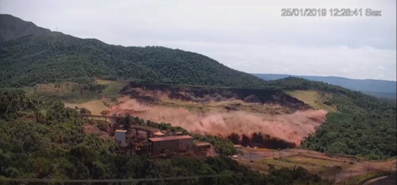 Vídeo mostra momento exato do rompimento da barragem em Brumadinho