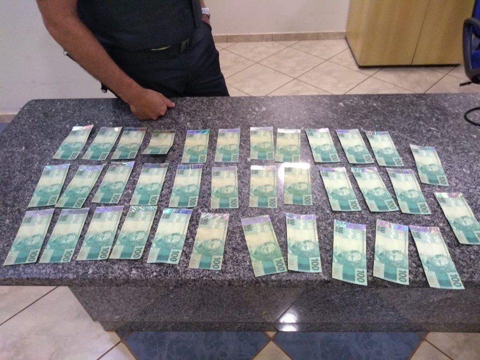 Homem é preso em Coromandel com mais de R$ 3 mil em notas falsas
